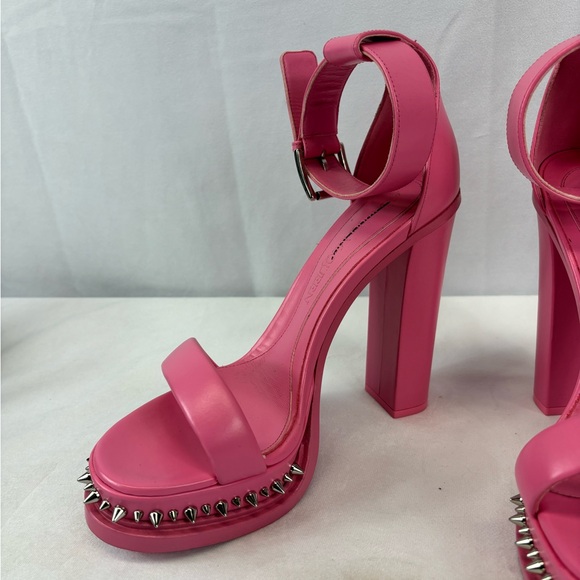 ALEXANDER MCQUEEN
Studded Block Heel Leather Sandals - Picture 4 of 10
